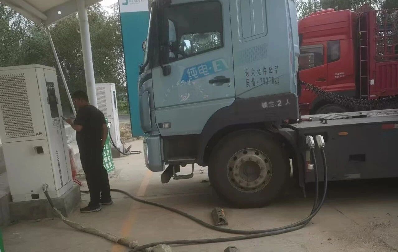 国家能源局:正会同有关部门制订大功率充电设施建设改造的政策文件(图2) 国家能源局:正会同有关部门制订大功率充电设施建设改造的政策文件(图2)